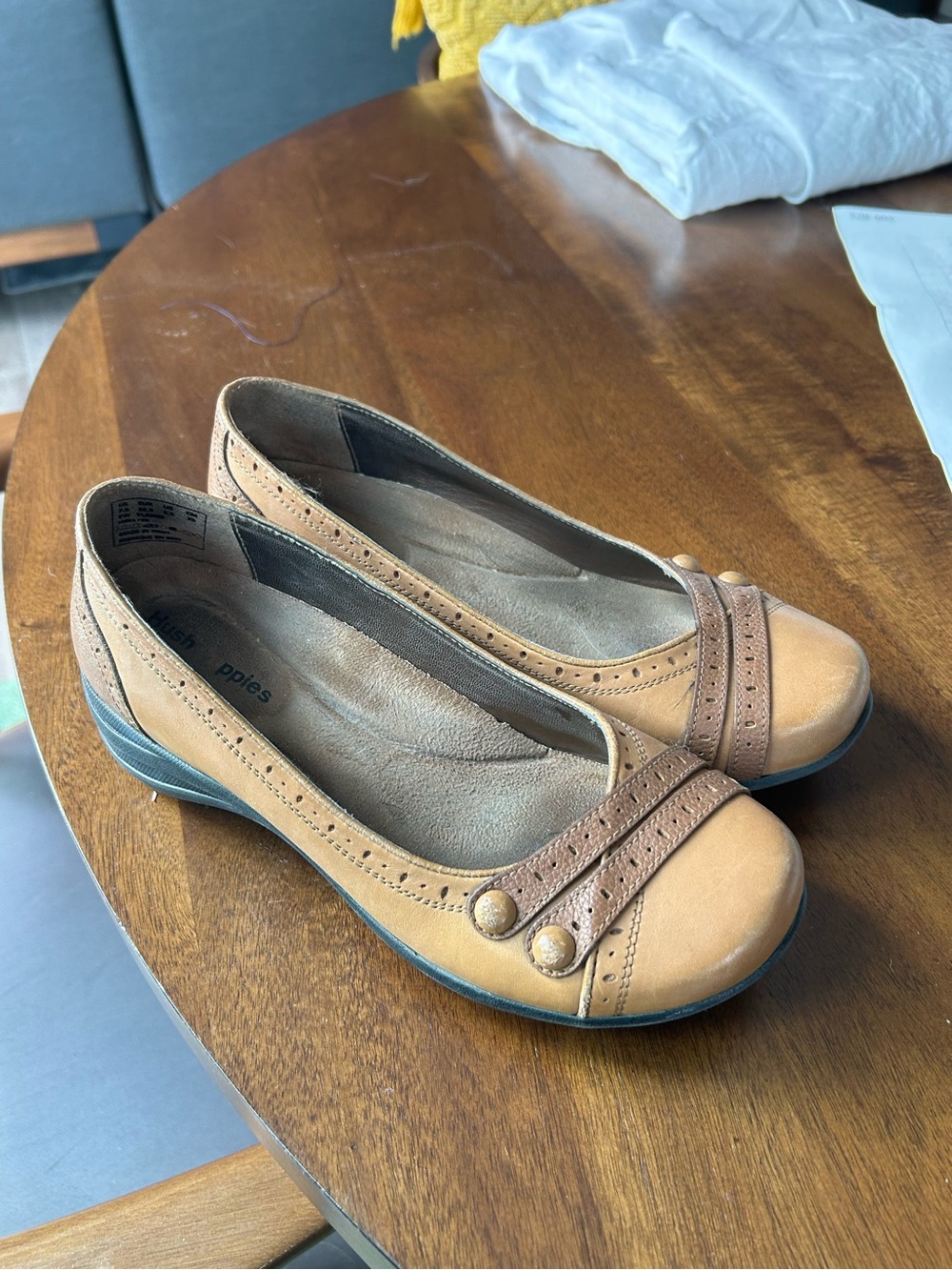 Hush Puppies Two-Tone Tan and Brown Leather Women’s shoes